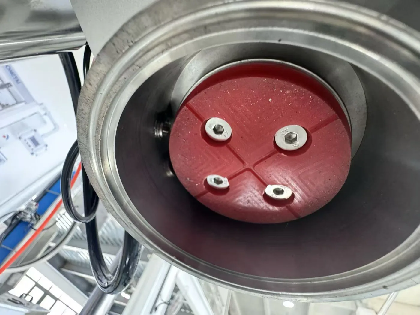 Steam-injection vacuum capper for Twist-Off glass jars
